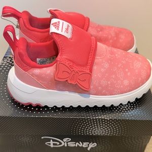 Girls ADIDAS X DISNEY SURU365
MISS PIGGY MUPPETS SLIP-ON SHOES SIZE 9
